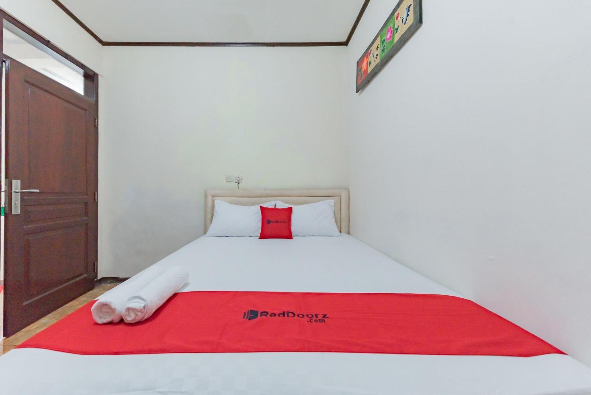 Reddoorz Near Cikole Lembang Hotell Exteriör bild