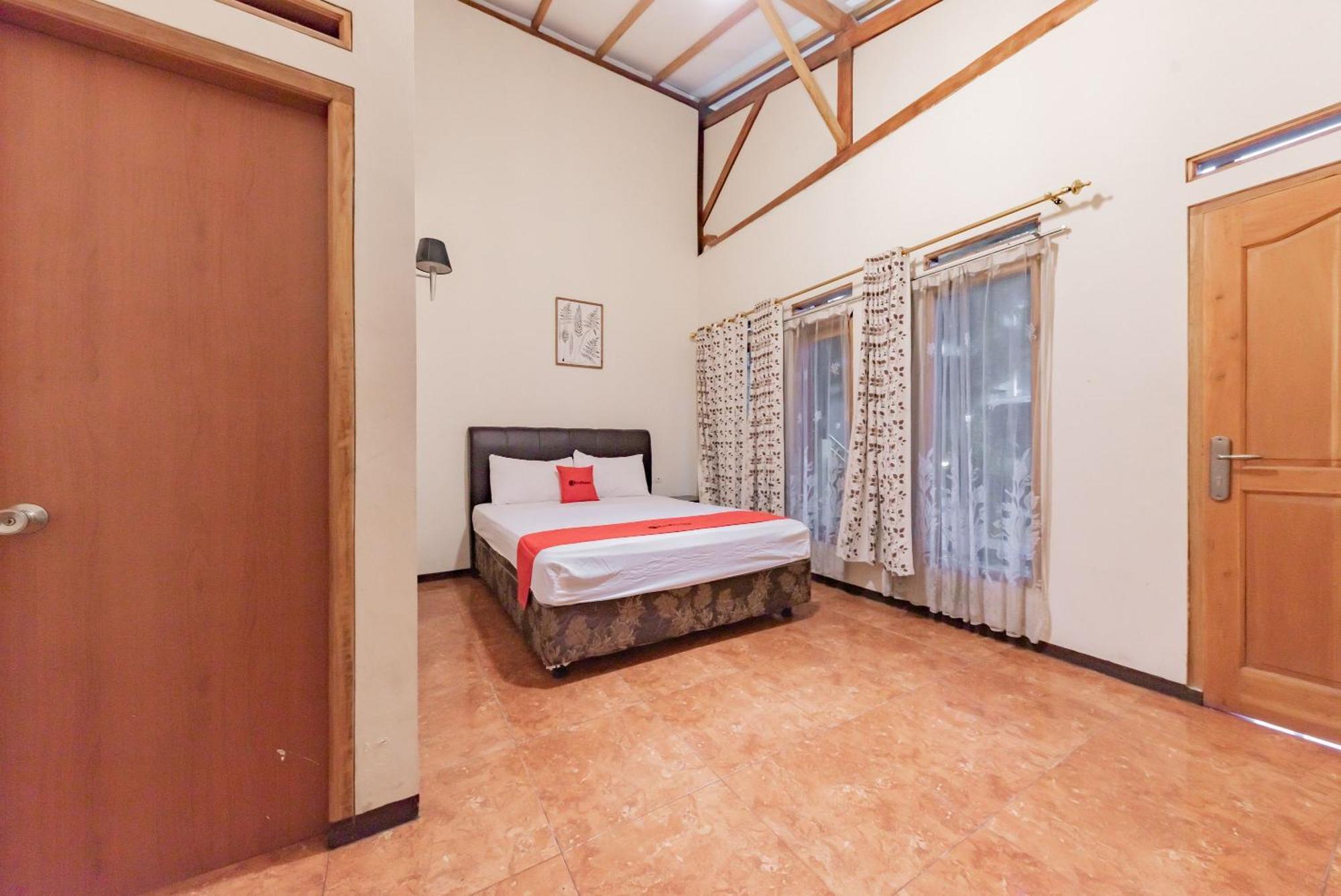 Reddoorz Near Cikole Lembang Hotell Exteriör bild