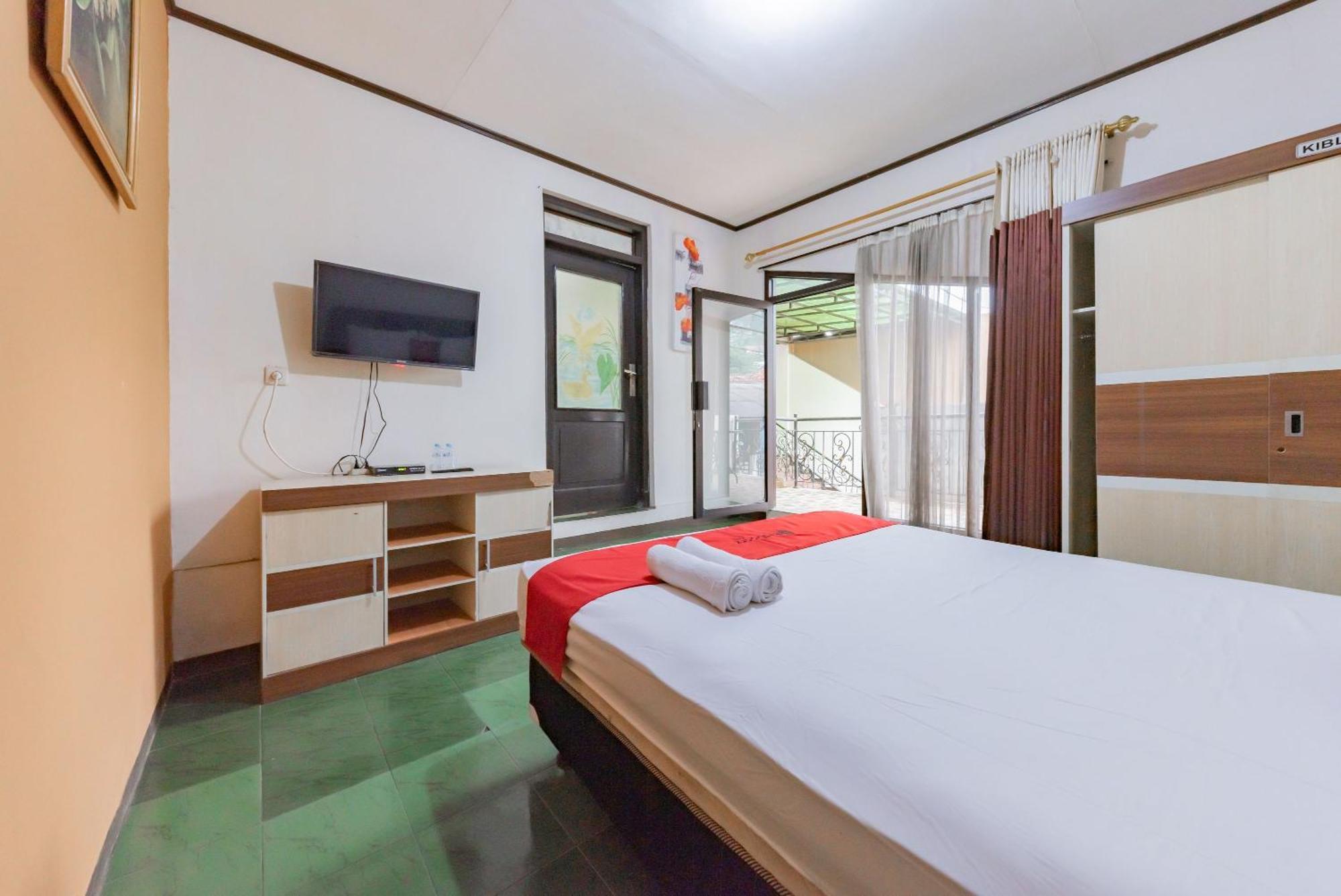 Reddoorz Near Cikole Lembang Hotell Exteriör bild