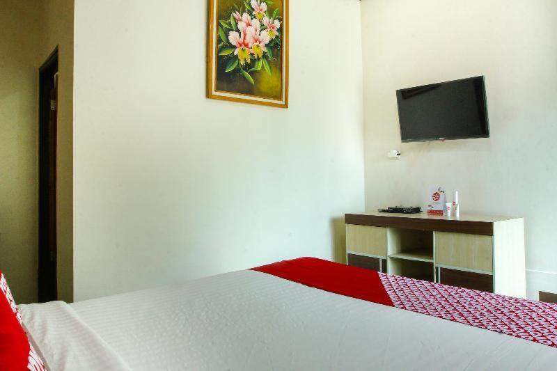Reddoorz Near Cikole Lembang Hotell Rum bild