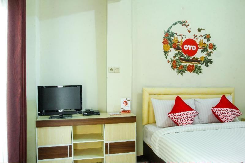 Reddoorz Near Cikole Lembang Hotell Rum bild